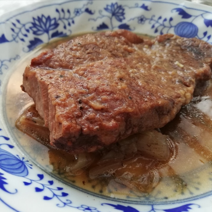 牛肉とたまねぎのバルサミコ酢煮込み